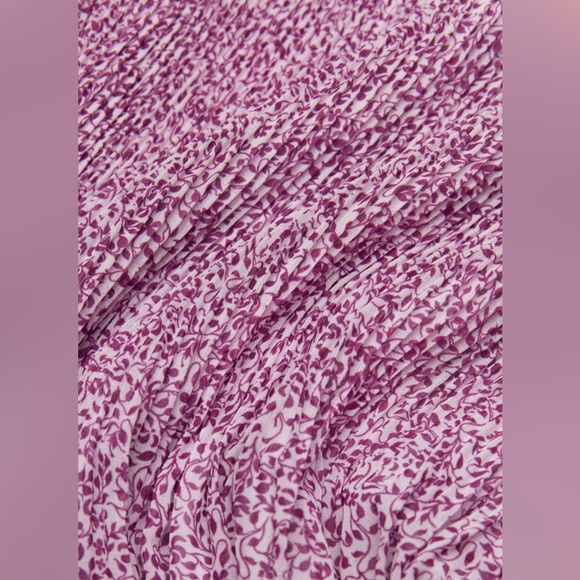 Aritzia Wilfred Daydreamer v-neck dress (color mochi pink/wldbry prpl), small - Picture 3 of 6